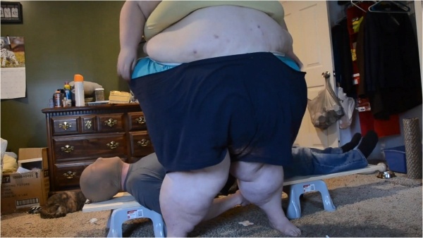 FULL WEIGHT PRODUCTIONS, BBWSURF  - Miss GG, Lexi In Scene: Weight Guess Game