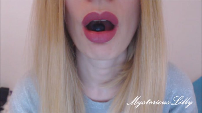 Mysterious Lilly - Close up on my full lips playing with blueberry